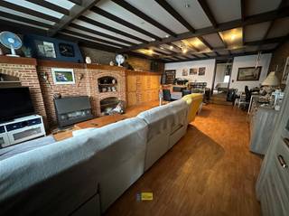 Achterin gelegen gebouw met 3 vergunde 1 slaapkamer appartementen van 109m², 89m² en 82m², 3 bergingen, dichtbij winkels, openbaar vervoer en...