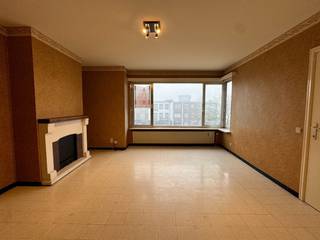 Appartementsgebouw met 3 verhuurde appartementen te ZulteGelegen in het centrum van Zulte, vlakbij de kerk en centraal tussen Waregem (Kortrijk) en...
