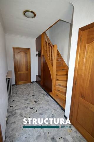 <p><span>Kelder</span></p><p><span>Kelder</span></p><p><span>Gelijkvloers</span></p><p><span>Inkomhal</span></p><p><span>woonkamer</span></p><p><span>Keuken</span></p><p><span>Verdieping 1</span></p><p><span>SlaapkamerOppervlakte: 18,0m²</span></p><p><span>SlaapkamerOppervlakte: 12,0m²</span></p><p><span>SlaapkamerOppervlakte: 12,0m²</span></p><p><span>Badkamer</span></p><p><span>Verdieping 2</span></p><p><span>Zolder</span></p><p><span> </span></p>