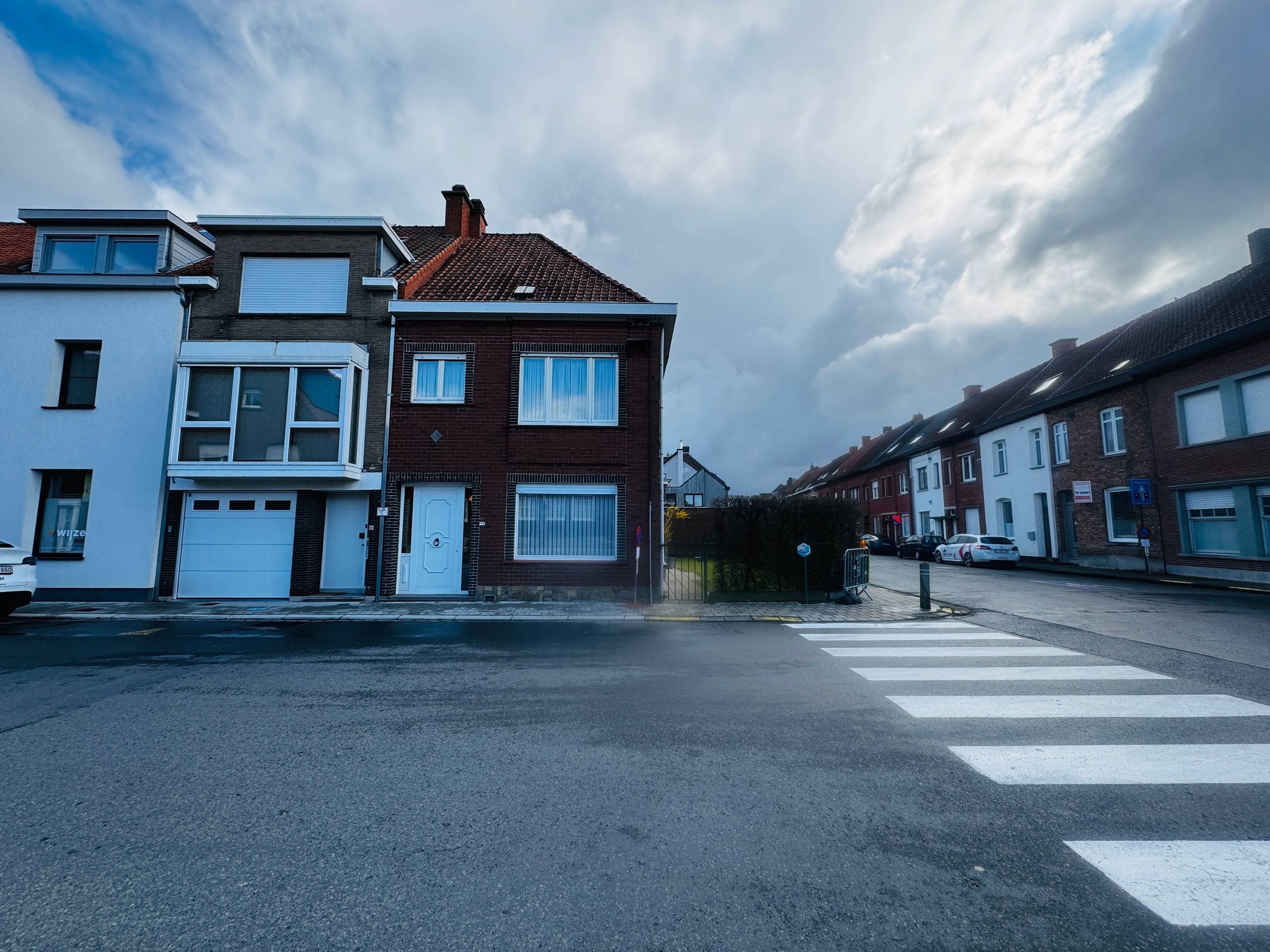 Wevelgem - Charmante halfopen hoekwoning met garage - foto 2