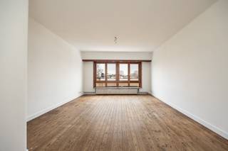 Comfortabel wonen in karaktervolle buurt. Dit appartement op de derde verdieping van een kleinschalig gebouw ligt in de Tentoonstellingswijk...