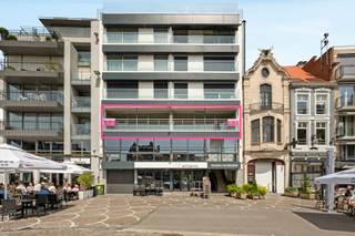Dit verder af te werken appartement is gelegen op de Grote Markt van RoeselareMomenteel is dit nog ingedeeld als handelspand.De indeling volgens de...