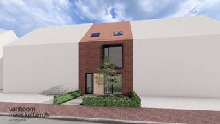 <h3>Moderne nieuwbouwwoning met mooie tuin in Oostende</h3>
<p>Ontdek deze stijlvolle en energiezuinige nieuwbouwwoning in de Eksterstraat te Oostende, een ideale gezinswoning waar ruimte, comfort en hedendaags woonplezier centraal staan. De woning is voorzien van een warmtepomp en zonnepanelen. Hierdoor bespaart u de eerste 5 jaar 50% op uw onroerende voorheffing!</p>
<p>Bij het betreden van de woning komt u terecht in een ruime inkomhal die toegang biedt tot een open keuken. Deze keuken kunt u nog volledig aanpassen naar uw eigen smaak en wensen. Dankzij de open indeling de keuken naadloos over in de lichtrijke leefruimte van 31m2. De grote raampartijen zorgen voor een overvloed aan natuurlijk licht en bieden een mooi zicht op de tuin. Aansluitend vindt u een praktische berging/ technische ruimte. Op de eerste verdieping is er ook nog een apart toilet met handwassertje, alsook een ruime fietsenberging/stockageruimte.</p>
<p>Op de eerste verdieping bevinden zich twee zeer grote slaapkamers van +16m2 en een stijlvolle badkamer. Ook op deze verdieping is een apart toilet te vinden. <br /><br />Tot slot is er nog de tweede verdieping. Deze is standaard uitgerust met een vaste trap binnen budget, alsook wordt de zolder al geïsoleerd. Indien u wenst om de zolder meteen volledig mee af te werken zoals in het lastenboek, kan dit voor een meerprijs van €7.000 excl. BTW. Deze verdieping biedt meteen ruimte voor 2 extra, zeer grote slaapkamers alsook nog een bureauruimte.</p>
<p>Buiten geniet u van een aangename, tuin waar rust en privacy gegarandeerd zijn. Achteraan het perceel is bovendien voldoende ruimte voorzien voor ontspanning, spelende kinderen of een gezellige zomeravond met vrienden en familie.</p>
<p>Deze woning werd ontworpen met aandacht voor energiezuinigheid, wooncomfort en duurzaamheid. Dankzij de moderne technieken en kwalitatieve afwerking bent u verzekerd van een lage energiefactuur en een toekomstgerichte investering. Energiezuinige nieuwbouwwoningen zijn vandaag bijzonder gegeerd omwille van hun comfort, lage verbruikskosten en duurzame karakter.</p>
<h3>Troeven</h3>
<ul>
<li>Nieuwbouwwoning met hedendaagse architectuur</li>
<li>Mogelijkheid tot 4 slaapkamers + bureauruimte</li>
<li>Ruime en lichtrijke leefruimte</li>
<li>Open keuken met zicht op de tuin</li>
<li>Praktische berging en technische ruimte</li>
<li>Externe fietsenberging/opslagruimte</li>
<li>Moderne badkamer</li>
<li>Energiezuinig en duurzaam gebouwd</li>
<li>Zuidgerichte tuin met veel privacy</li>
<li>Rustige ligging in een aangename woonomgeving</li>
<li>Vlotte verbinding naar centrum Oostende, winkels, scholen en openbaar vervoer</li>
</ul>
<p>Deze instapklare nieuwbouwwoning combineert een doordachte indeling met hedendaags comfort en een gunstige ligging. Een unieke kans voor gezinnen, jonge koppels of investeerders die op zoek zijn naar een kwalitatieve woning in Oostende.</p>
<p></p>