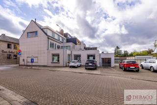 Ruim kantoorgebouw in het centrum van Arendonk!Bent u op zoek naar een goed gelegen kantoorgebouw met veel mogelijkheden? Dit ruime kantoorgebouw...