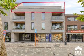[[ DIT PAND NEEMT DEEL AAN DE ERA OPEN HUIZEN DAG OP 6/12 VAN 13:00 TOT 14:00 ]] penthouse (150m²) met 3 terrassen gelegen in hartje Lommel. *...