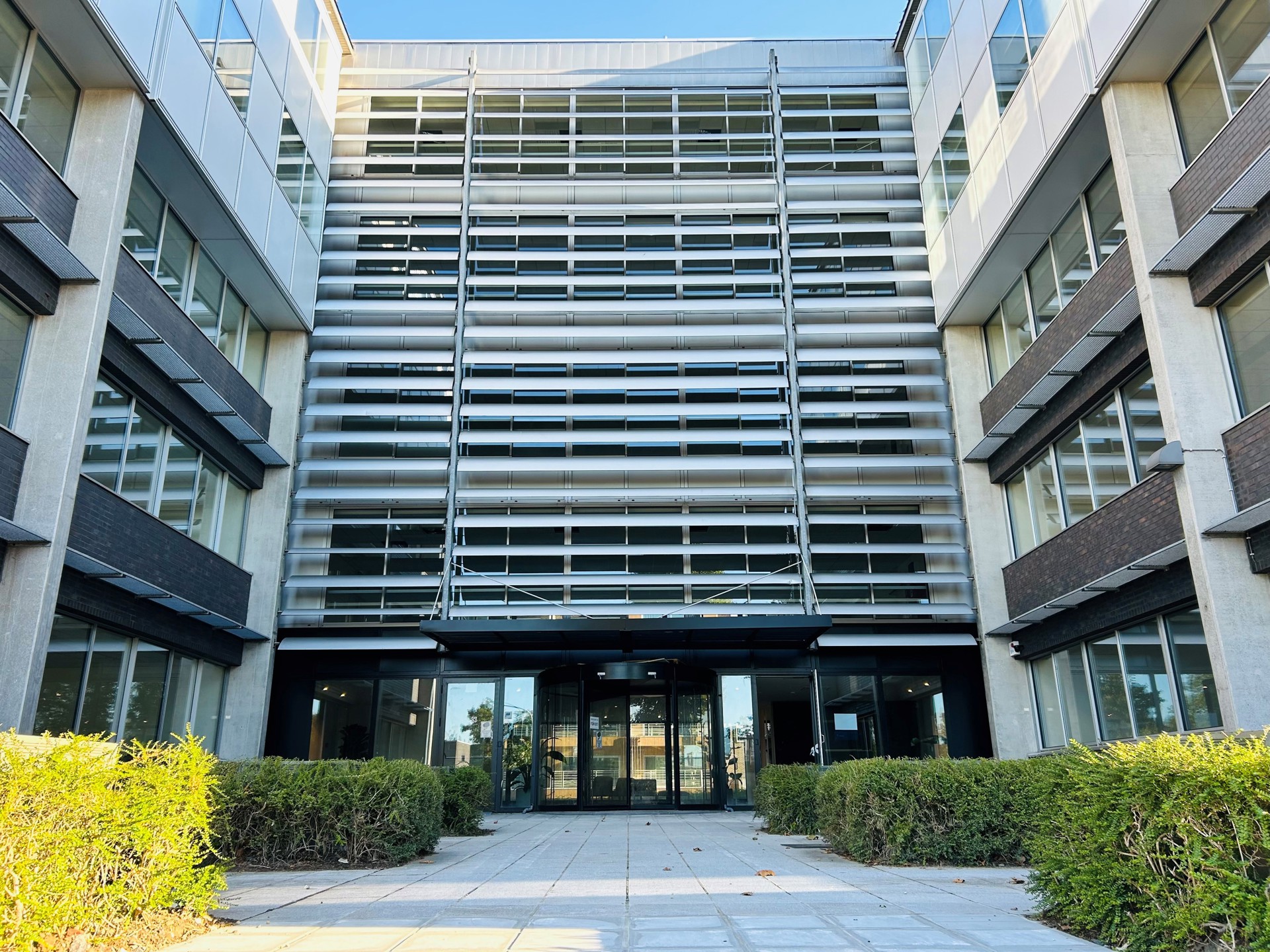 Kantoorruimte 384m² op de gelijkvloerse te huur - foto 1