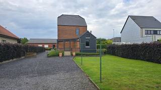 Karaktervolle Vrijstaande Woning met Veranda, Ruime Tuin en Vrijstaande Garage in Veltem-Beisem Deze charmante, vrijstaande bakstenen woning biedt...