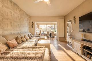 Looking for a house with 3 (mog.4) bedrooms in the center of Brasschaat. Then this house on the Van de Wiellei might be for you. Close to...