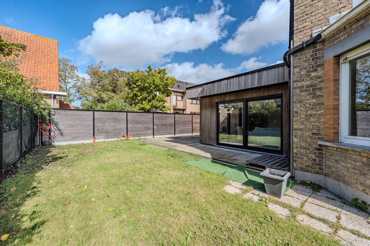 Maison rénovée de six chambres avec jardin exposé au soleil - photo 3