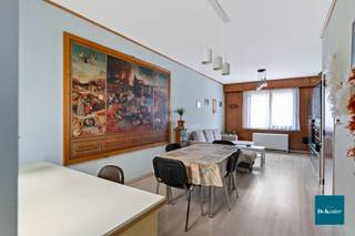 Deze eengezinswoning is gelegen in een rustige straat, op wandelafstand van het centrum van Schoten. Winkels, scholen en openbaar vervoer...