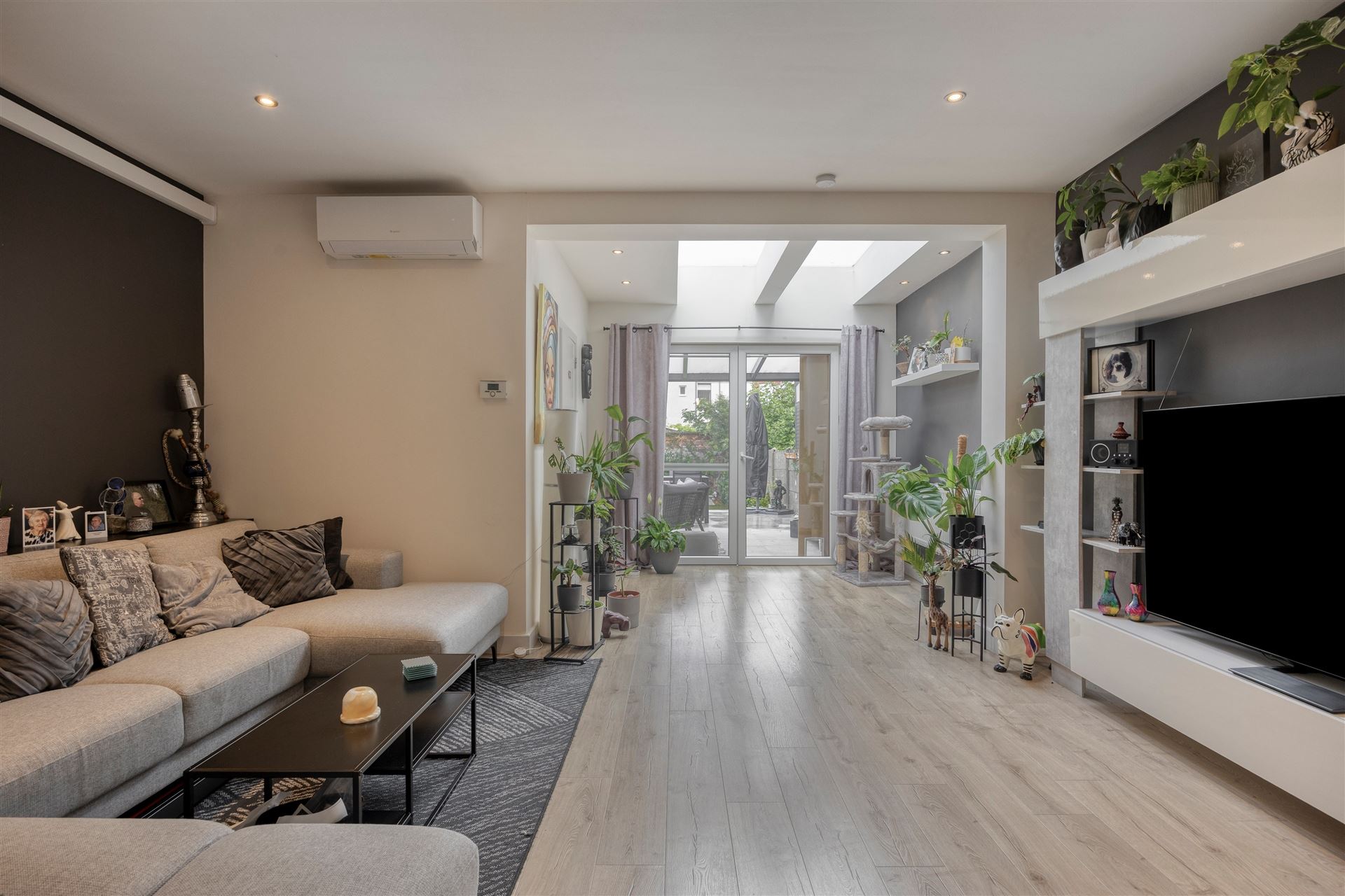 Instapklare woning met drie slaapkamers en tuin! - foto 4