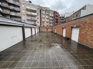 This spacious storage unit is located in the Residence called 'Veronica'.Access to this secure complex is via Forget-me-not Avenue.The storage unit...