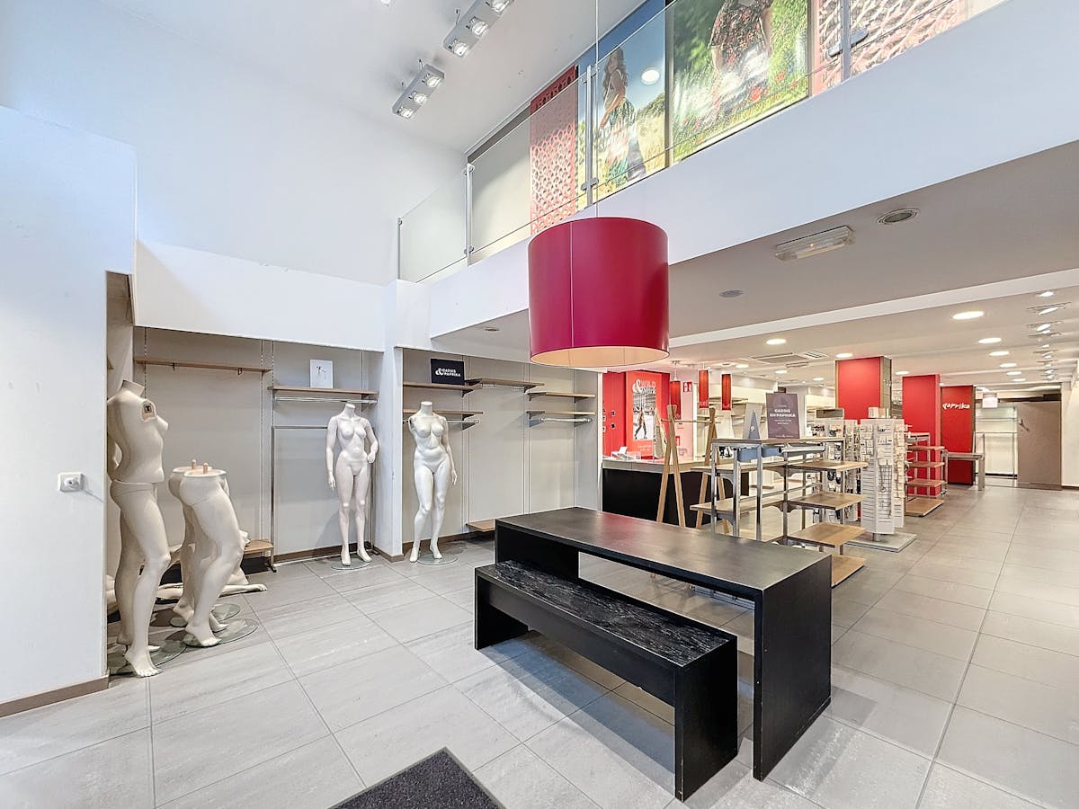 Commercial property for rent in Ypres - photo 3