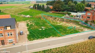 RUSTIG GELEGEN BOUWGROND VOOR OPEN BEBOUWING TE MILLEN*** Bekijkt U deze bouwgrond via een aanverwante website? Surf dan...