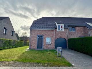 DESTELBERGEN - Are you looking for a HOB with garden on quiet location in Destelbergen,then this property might be for you.The main assets in a...