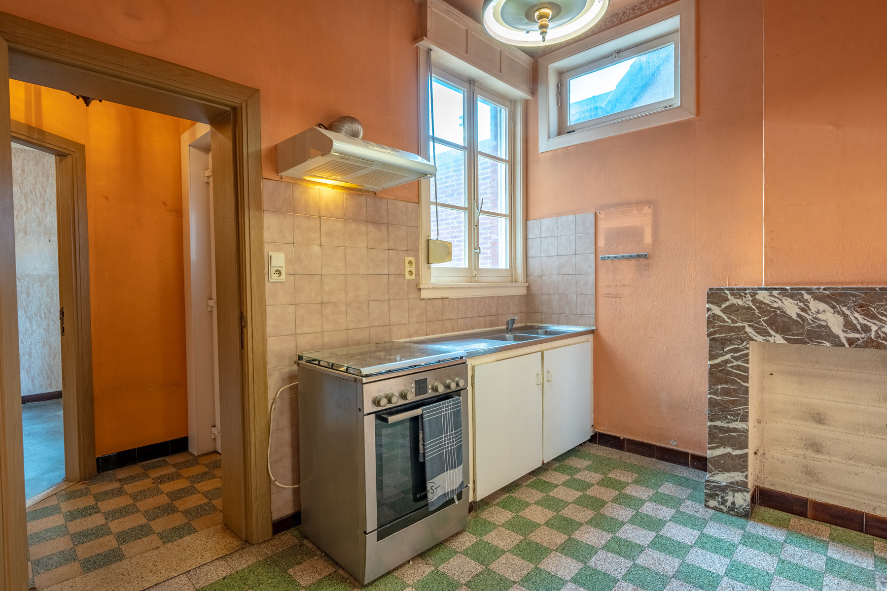 Te renoveren opbrengsteigendom met 2 appartementen - foto 3