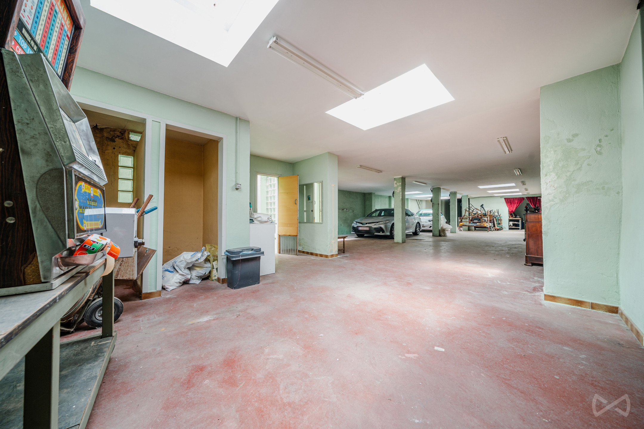 Commercial for sale in Molenbeek-Saint-Jean - photo 3