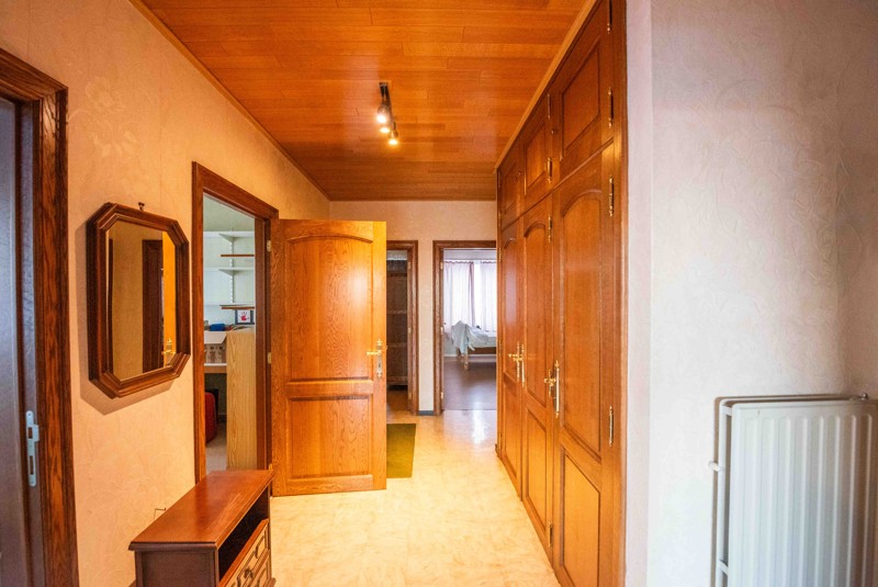 Appartement met 3 slaapkamers en garage in het centrum van Deerlijk - photo 3