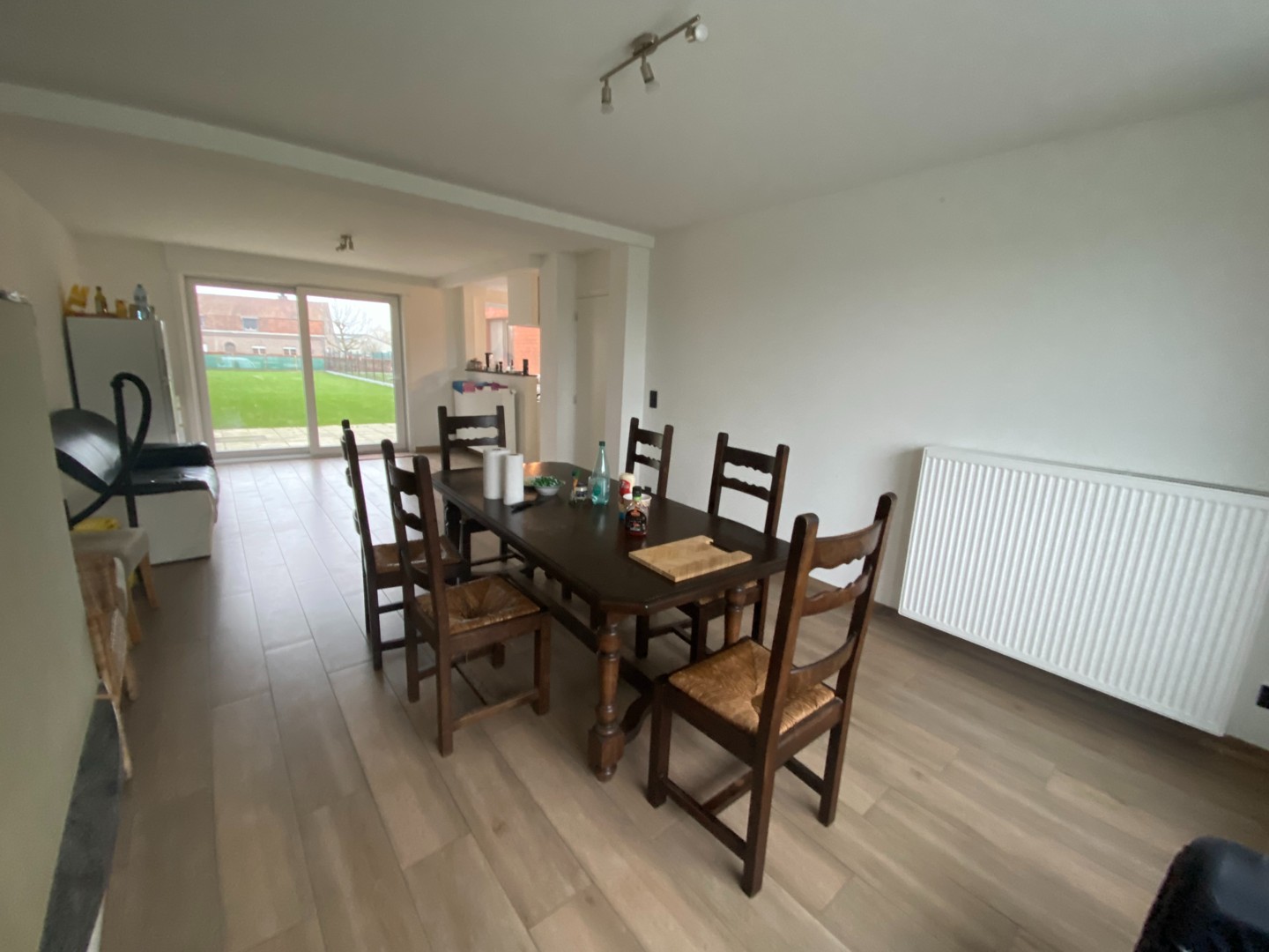 Ruime gezinswoning met grote tuin en 5 slaapkamers in hartje Wielsbeke - photo 4