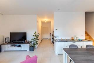 Ruime woning met 3 slaapkamers en garage te koop in RoeselareDeze instapklare woning is gelegen te Roeselare op een perceel van 180 m². Deze woning...
