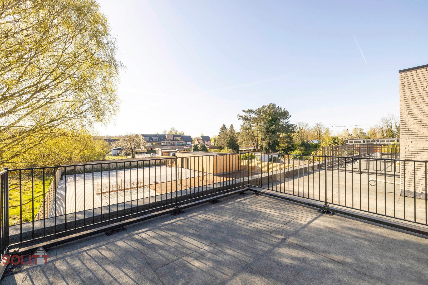 6% BTW - Duplex met 2 slpk, terras en bovengrondse parking - foto 4