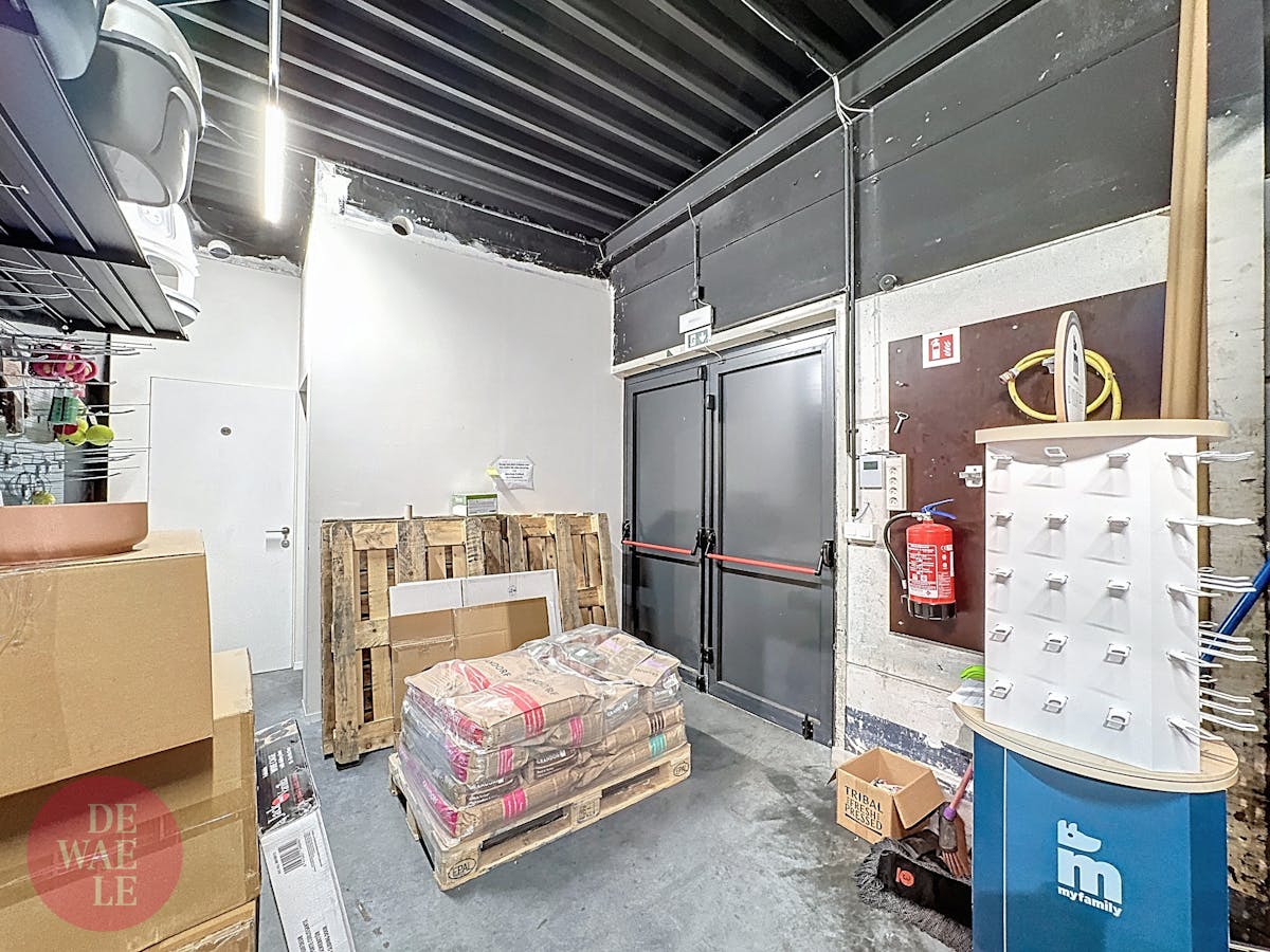 Spacious retail space for rent in Sint-Katelijne-Waver - photo 5
