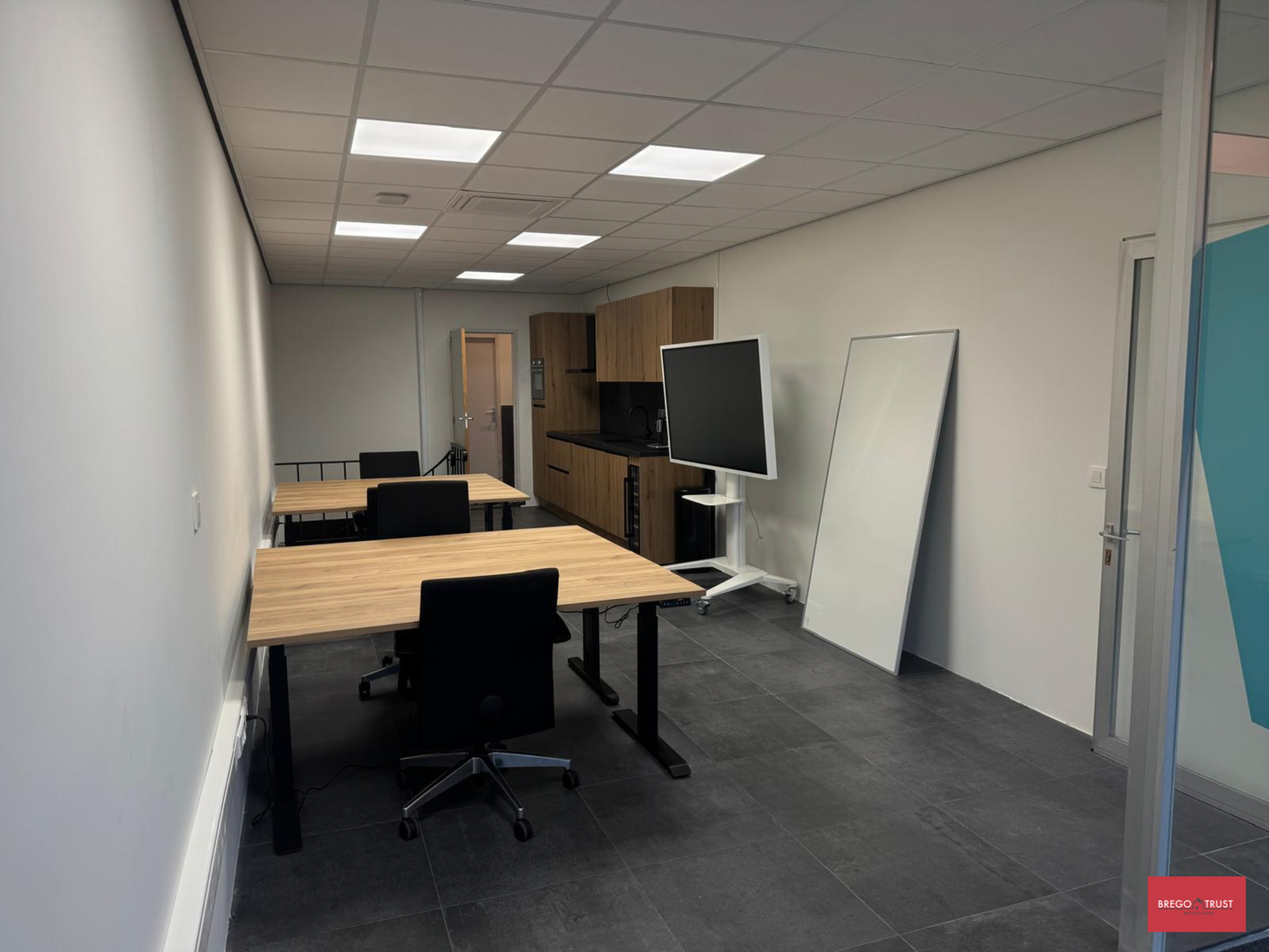 Recent gerenoveerde kantoorruimte - foto 2