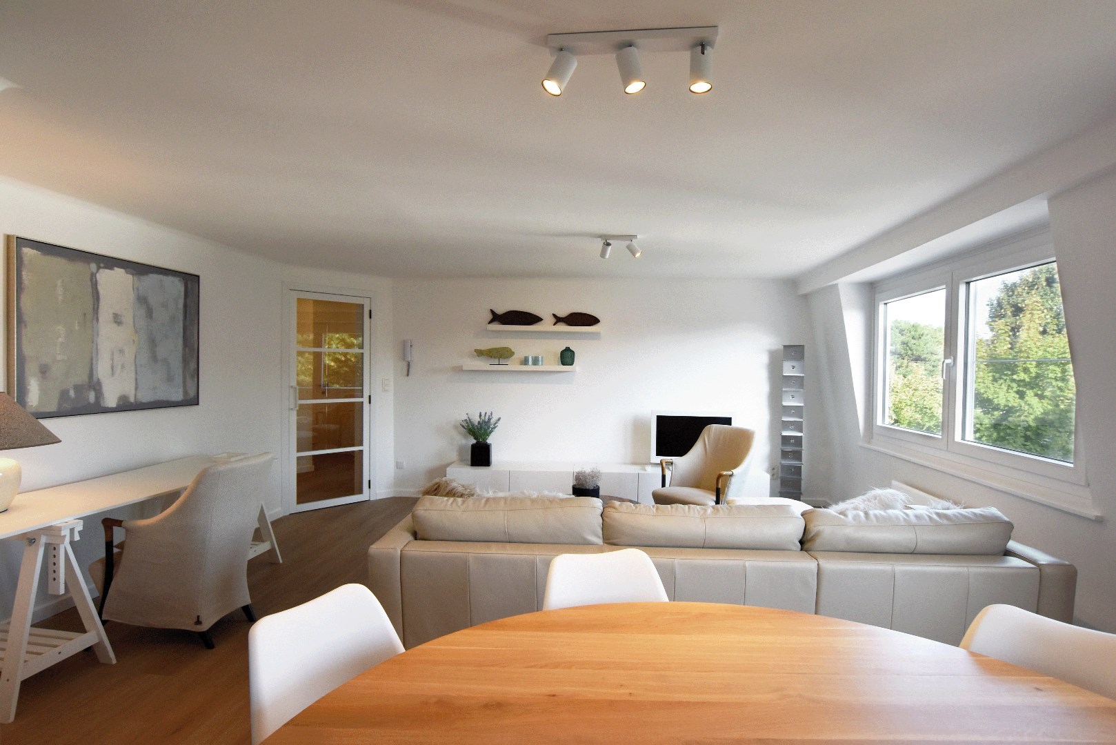 Mooi gemeubeld appartement rustig gelegen, doch centraal - foto 4