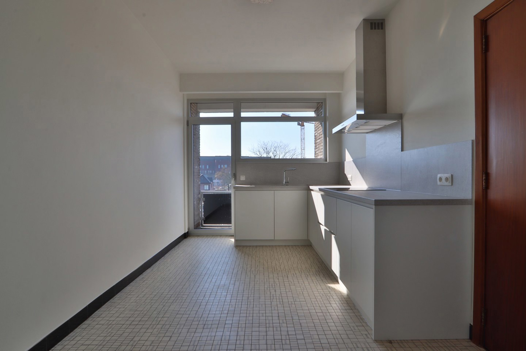 Groot en zeer lichtrijk hoekappartement met 2 slaapkamers op TOPligging in Beveren! - foto 5