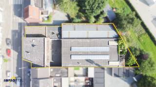 Uitzonderlijke eigendom: Handelspand + Magazijn + Appartement op te Sint-Gillis!Bent u op zoek naar een commerciële toplocatie, waar u wonen en...