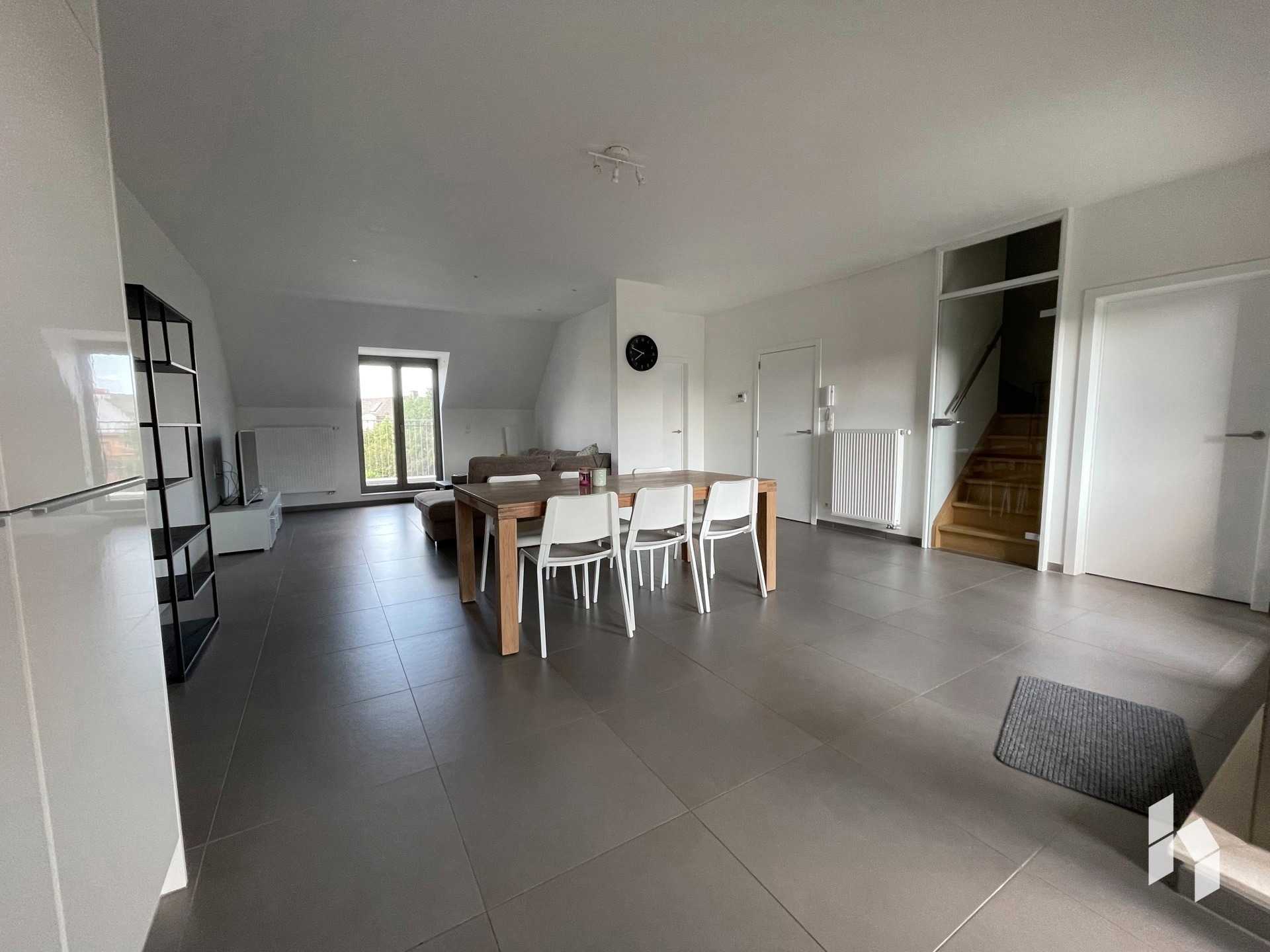 Zeer ruim duplex appartement in het centrum van Lommel! - foto 4