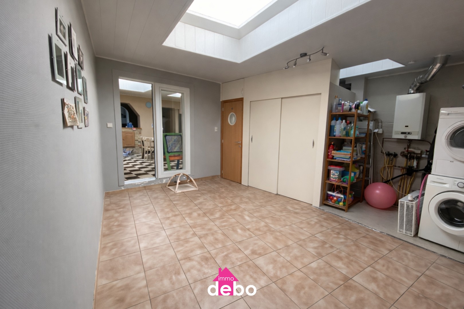 Prachtige instapklare en ruime woning met tuin op een gunstige ligging! - foto 4