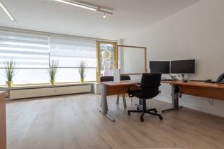 Deze gunstig gelegen kantoorruimte biedt je niet alleen een praktische locatie, maar ook de vrijheid om jouw kantoorinrichting aan te passen aan...
