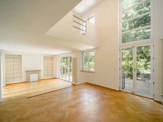Deze volledig gerenoveerde driezijdige villa ligt aan een prestigieuze laan in Ukkel, op een steenworp afstand van de winkels Vert Chasseur...