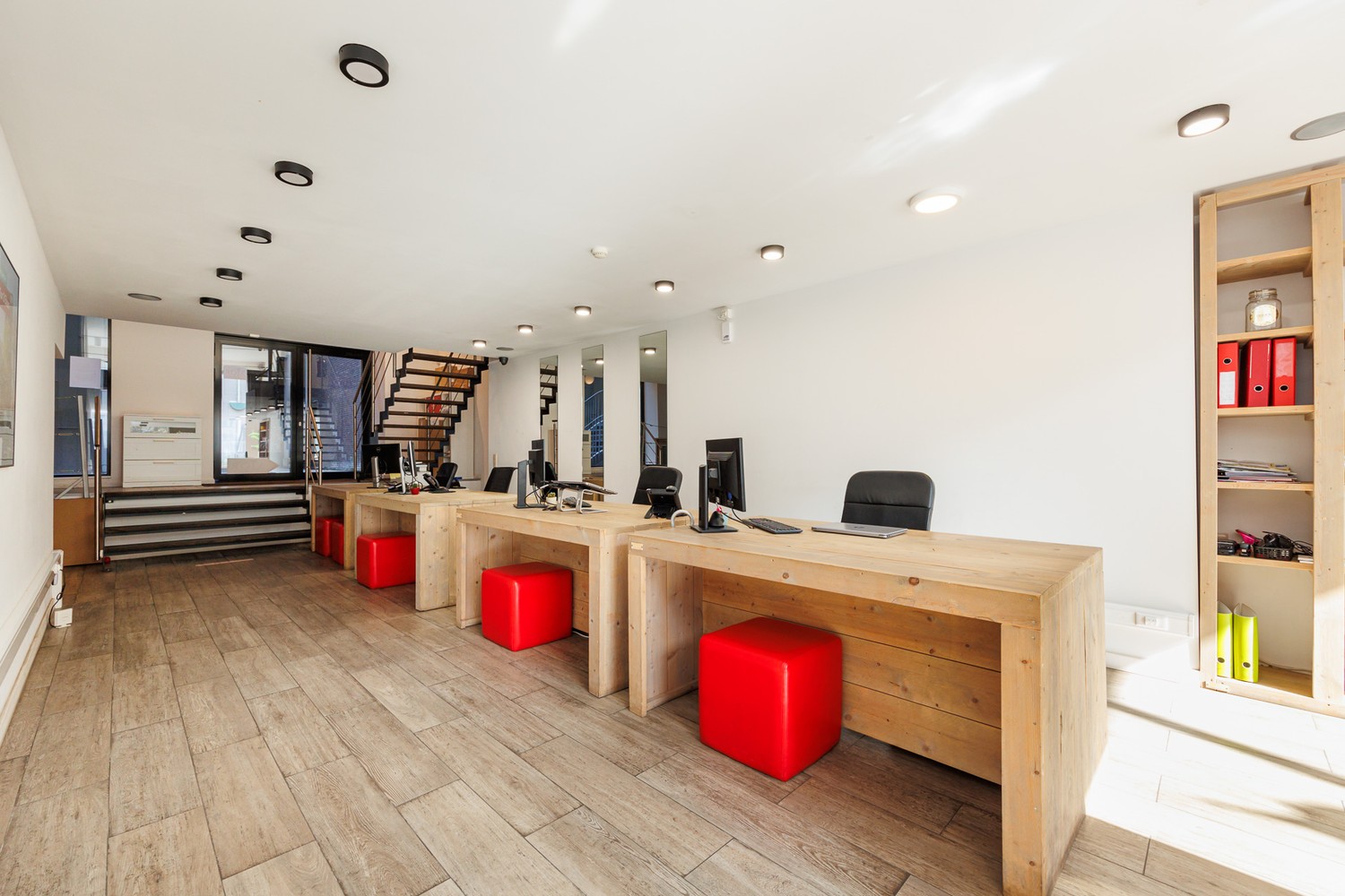 Zeer ruim handelspand van 341 m² in hartje Antwerpen! - foto 4