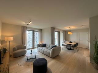 Het gemeubelde appartement bevindt zich in het moderne nieuwbouwcomplex O’sea en biedt comfortabel en stijlvol wonen op een toplocatie. Vanuit...