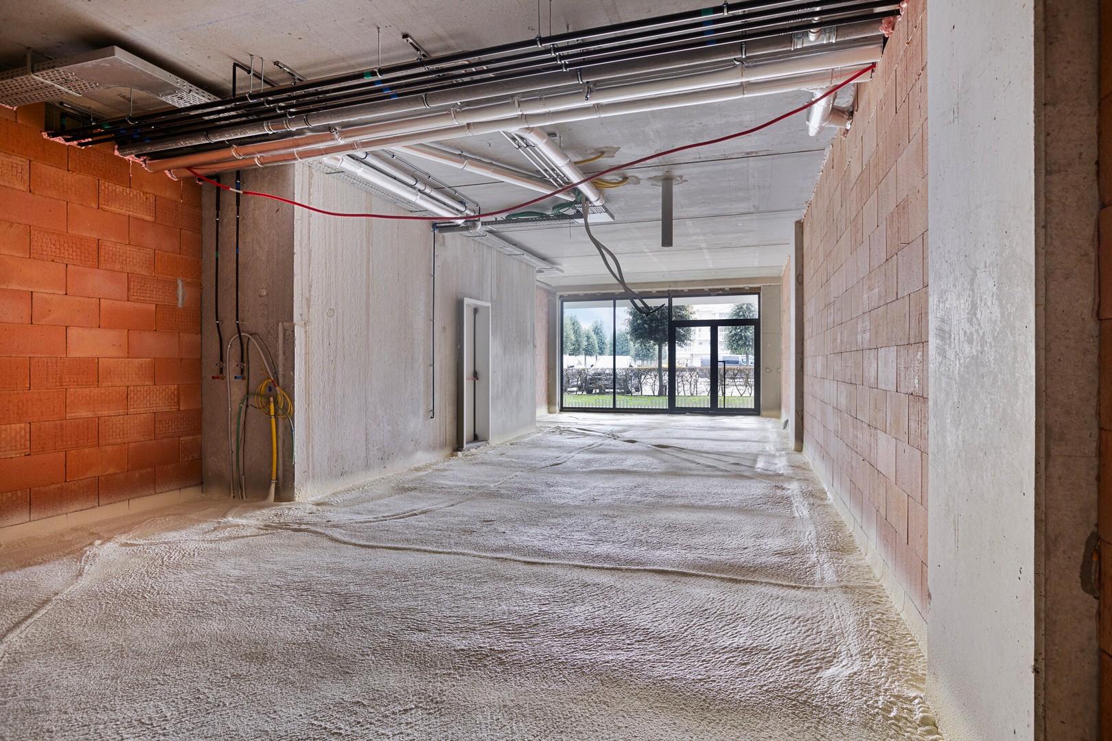 Casco en ruim handelspand met veel potentieel op toplocatie aan de jachthaven van Nieuwpoort - foto 4