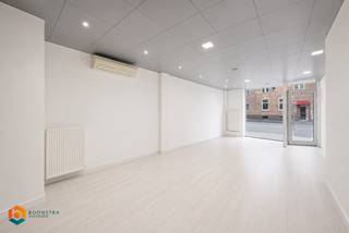 Op een uitstekende locatie te centrum Willebroek bevindt zich dit handelspand met duplex appartement en 3 slaapkamers. U geniet van een...
