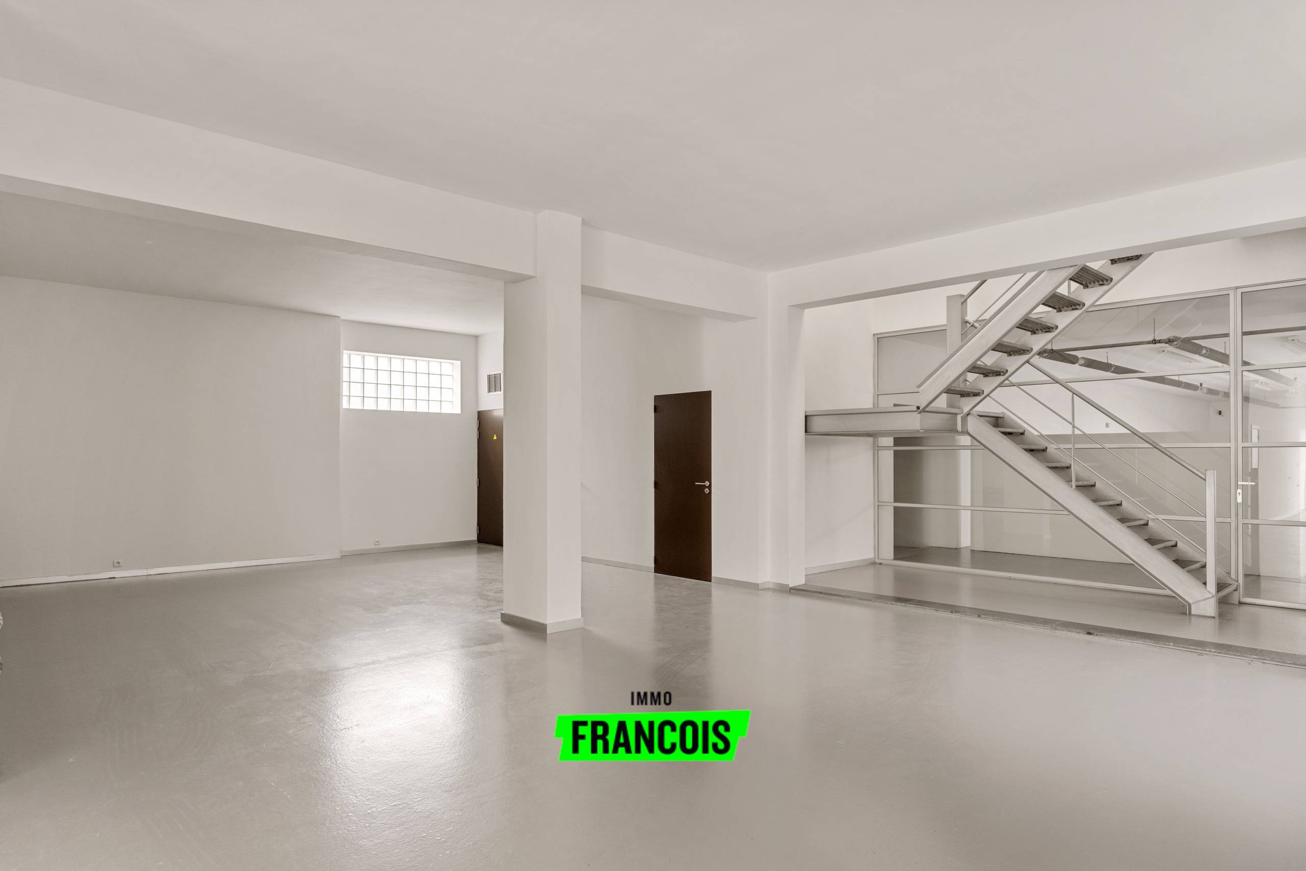 Veelzijdig handelspand met industriële uitstraling te Sint-Andries - foto 3