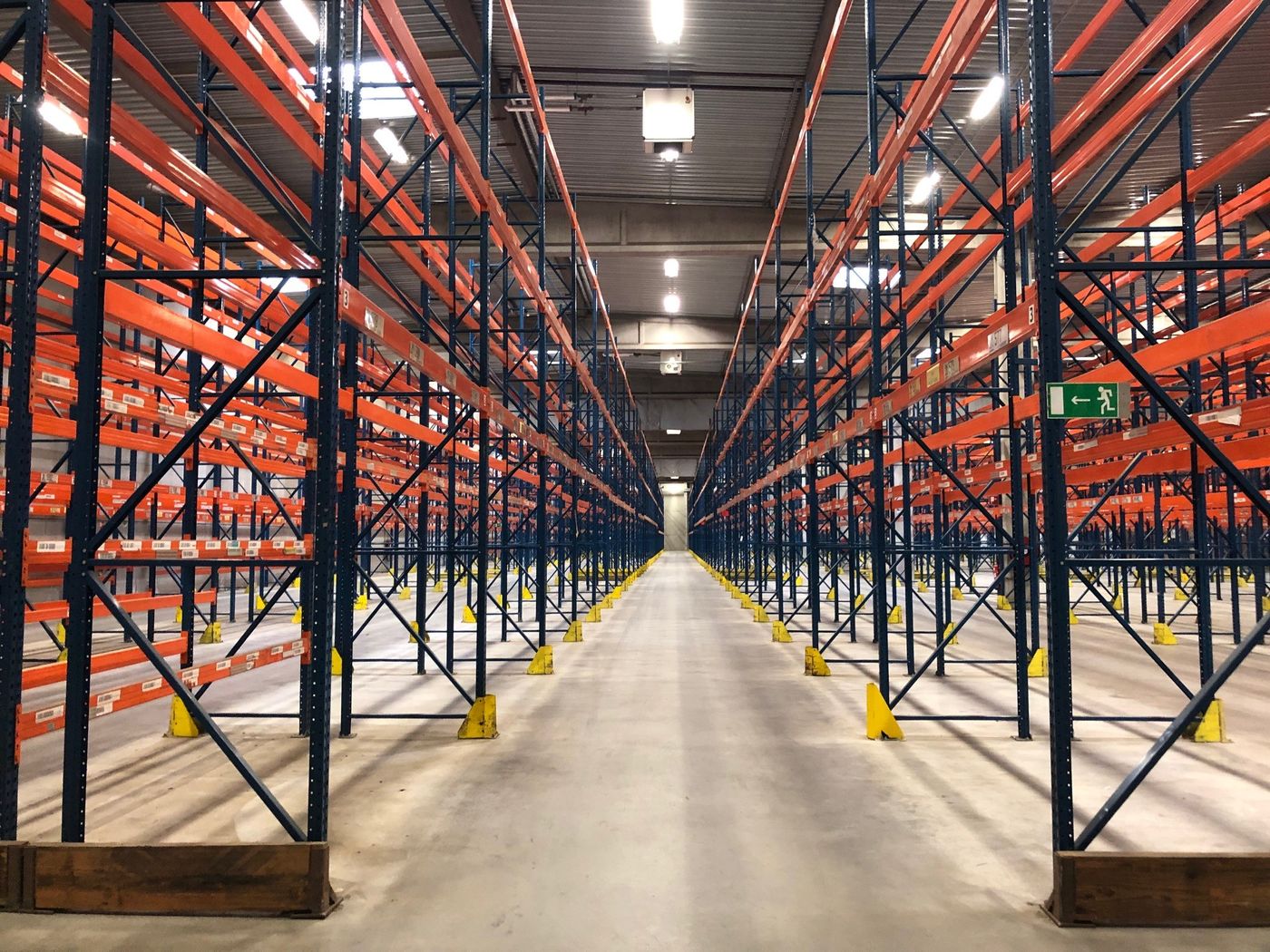 2,896 m² logistics warehouse close to E42/E19 - photo 1