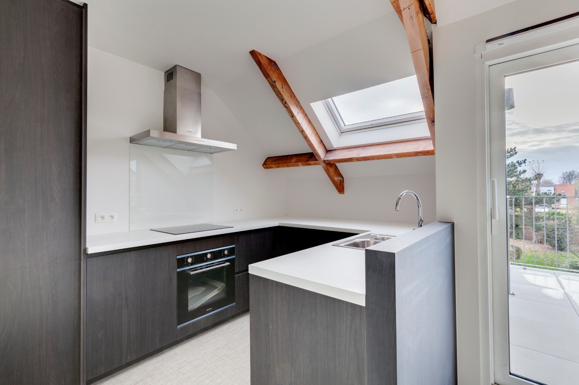 Stijlvol 2 slaapkamer appartement in groene parkomgeving - foto 2