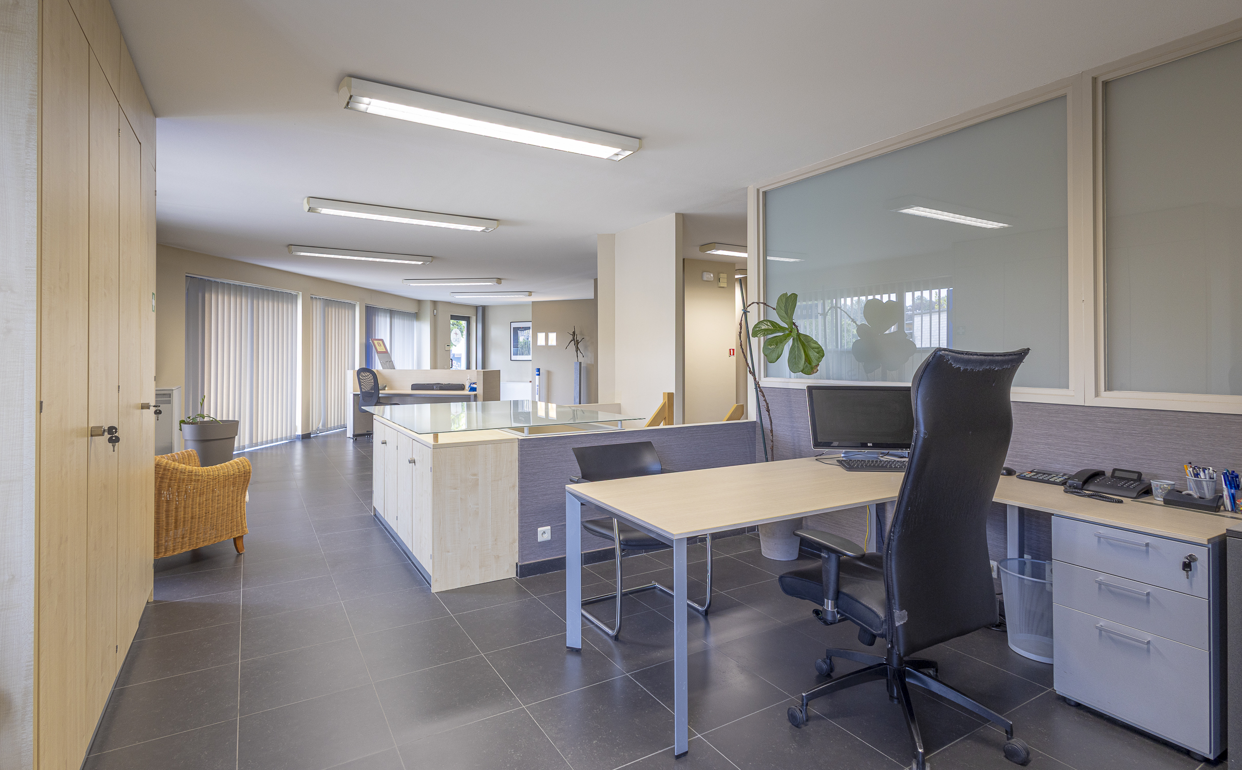 Commercial space/office of 207 m² ideally located. - photo 3