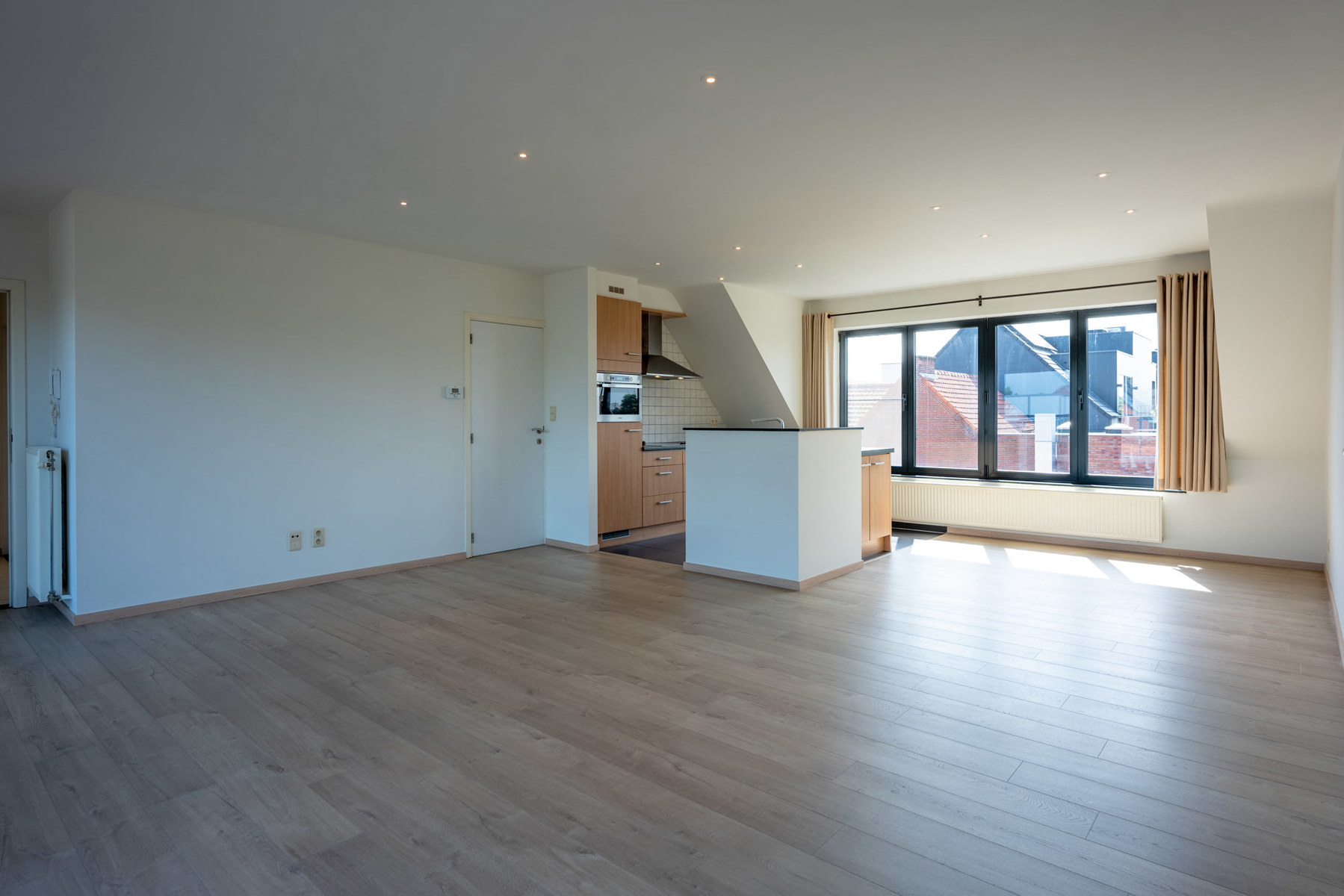 Instapklaar appartement, groot terras, staanplaats en lift! - foto 4