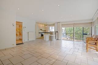 In de Juffrouw Lamotestraat te Roeselare, op een boogscheut van het centrum van Roeselare vinden we deze residentie terug. Het appartement...