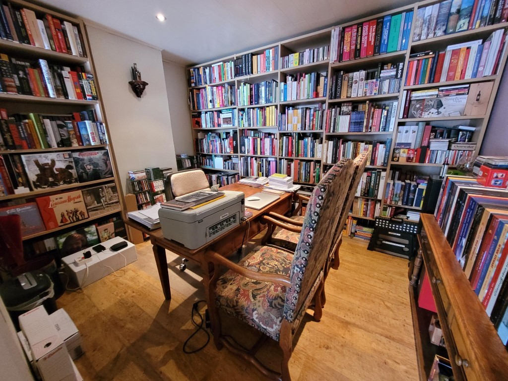 Mooie woning vlakbij 't Perretje, met hobby-, atelier- of winkelruimte, met zonnig terras, carport en uitweg achteraan - foto 5