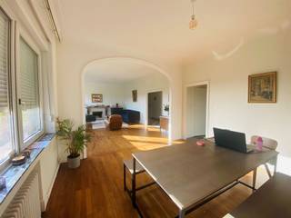 IXELLES, on the prestigious Avenue Louise, a stone’s throw from the Châtelain district, a pleasant, unfurnished flat of approx. 180m², situated on...