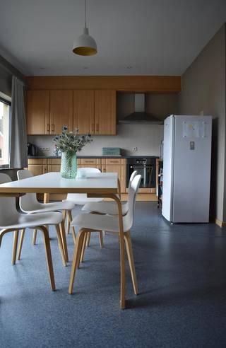 Deze 1-slpk woning is ideaal voor jong koppel of alleenstaande. Op het gelijkvloers van deze woning vindt u een polyvalente ruimte van 36 m²...