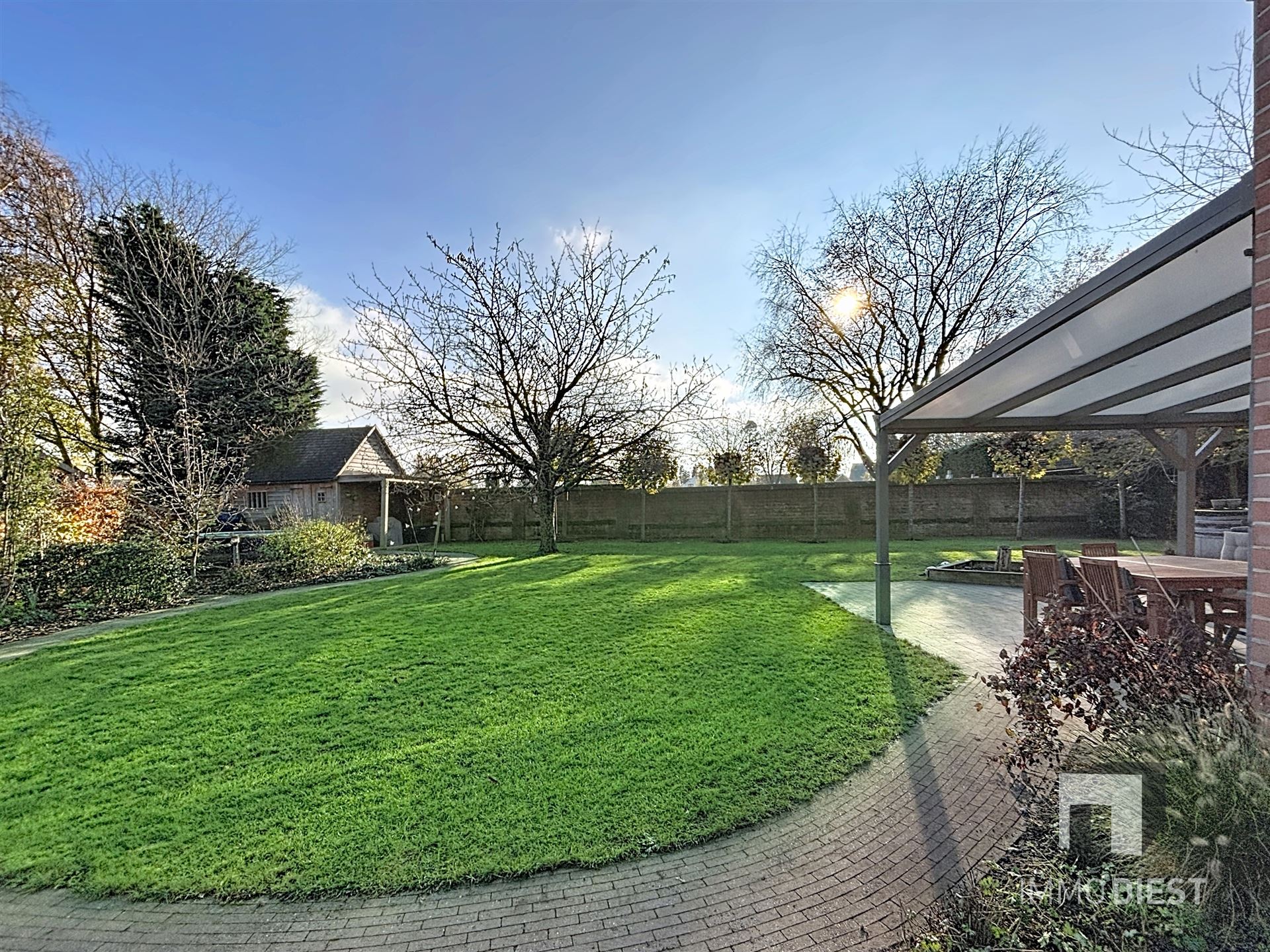 Perfecte gezinswoning in doodlopende straat met 3slpks en een mooie tuin - foto 4