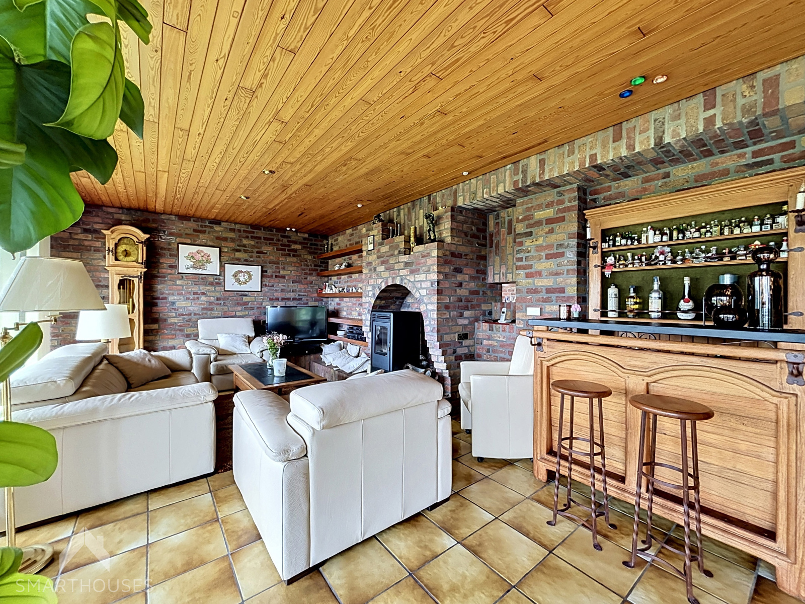 Alleenstaande bungalow met 2 slaapkamers op 701 m2 - foto 4