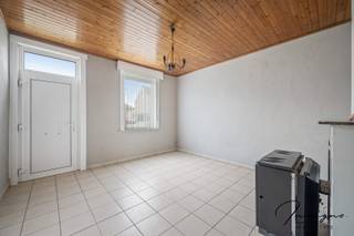 Bent u op zoek naar een renovatieproject met tal van mogelijkheden? Deze vrijstaande woning in het groene Herselt biedt u de kans om een...